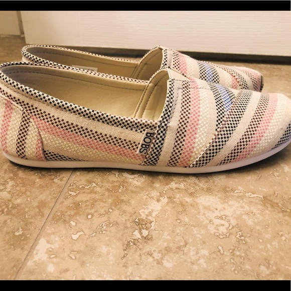BOBS from Skechers Shoes - NWT Tribal Sketcher Bobs/ 8.5